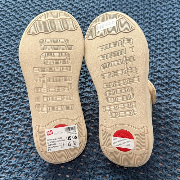 FitFlop Women's F-Mode Go Adjustable Toe-Post Sandal - Picture 3 of 11
